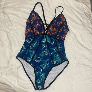 NEVER WORN CUPSHE blue paisley one piece swimsuit